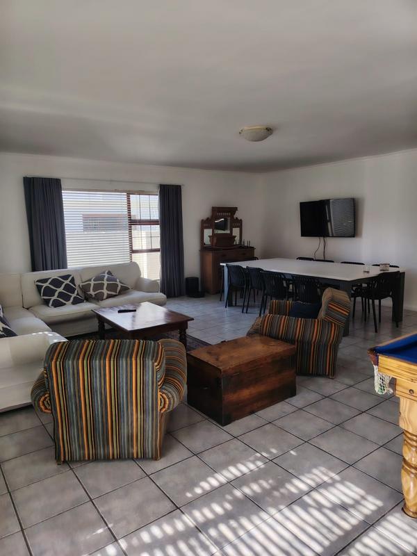 To Let 4 Bedroom Property for Rent in Onrus Western Cape